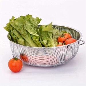 Stainless Steel Colander With Handle, Large Metal Mesh Basket Strainer For Pasta, Spaghetti, Berry, Veggies, Fruits,  Kitchen Food Colander, Safe (1 Pc / 25.5 Cm)